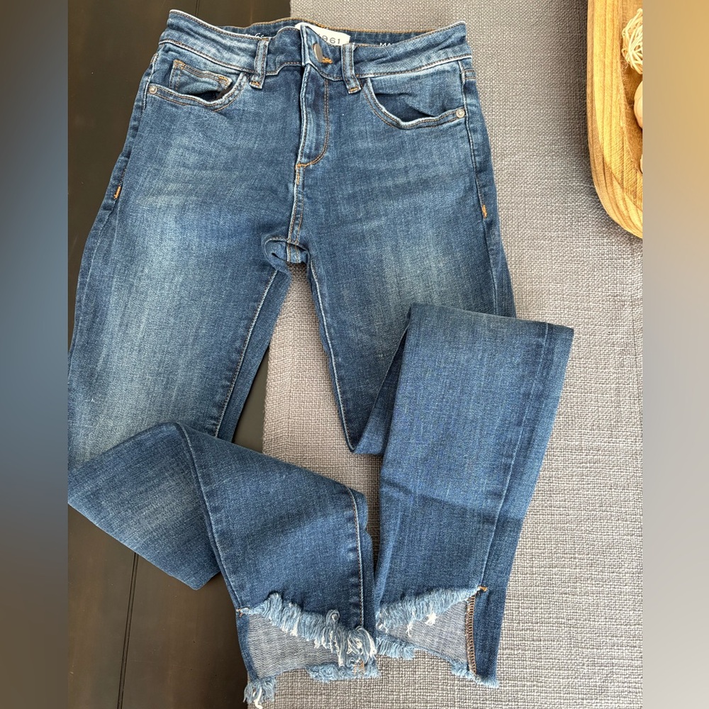 DL1961 Distressed Blue Stretch Ankle Jeans MARGAUX